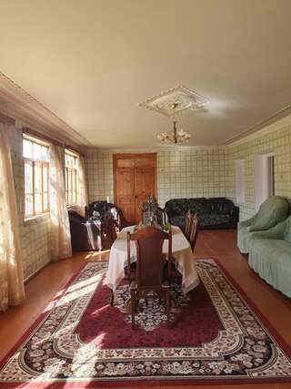 Гостевой дом Valodia Guest House In Mestia Местиа Двухместный номер с 2 отдельными кроватями-2