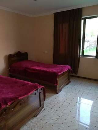 Гостевой дом Valodia Guest House In Mestia Местиа Люкс с видом на горы-8