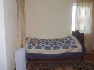 Гостевой дом Valodia Guest House In Mestia Местиа Трехместный номер-3