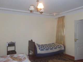 Гостевой дом Valodia Guest House In Mestia Местиа Трехместный номер-4