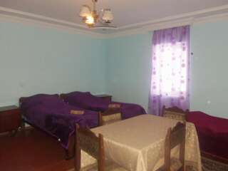 Гостевой дом Valodia Guest House In Mestia Местиа Четырехместный номер-4