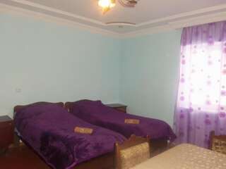 Гостевой дом Valodia Guest House In Mestia Местиа Четырехместный номер-9