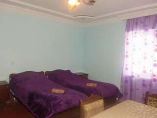 Гостевой дом Valodia Guest House In Mestia Местиа Четырехместный номер-15