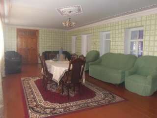 Гостевой дом Valodia Guest House In Mestia Местиа Четырехместный номер-17