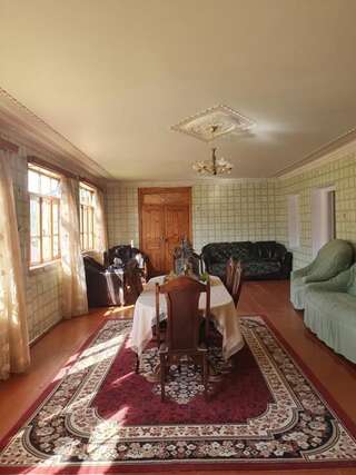 Гостевой дом Valodia Guest House In Mestia Местиа Четырехместный номер-18