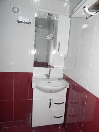Гостевой дом Valodia Guest House In Mestia Местиа Люкс с видом на горы-1