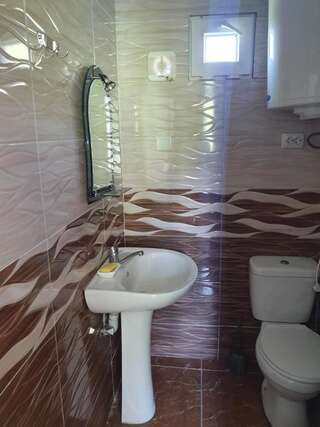 Гостевой дом Valodia Guest House In Mestia Местиа Люкс с видом на горы-4